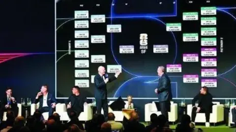 莱万赛季进球数达17粒领跑，哈兰德紧随其后居射手榜之巅